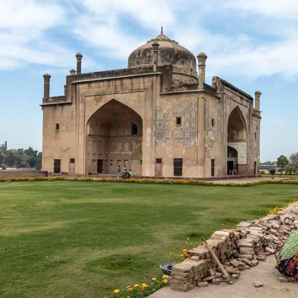 Taj Mahal Entry Ticket Fee